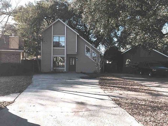 4th image of 3015 Cedarwood Village Ln