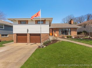120 W Leslie Ln, Villa Park, IL 60181