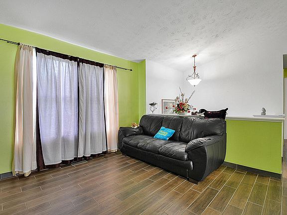4th image of 7692 Whitneyway Dr