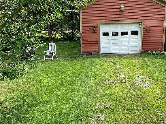 3rd image of 10247 Hall Ave