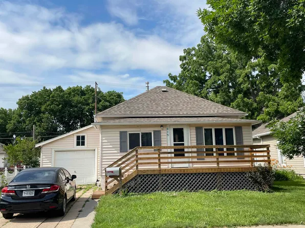 415 W 28th St, Kearney, NE 68845