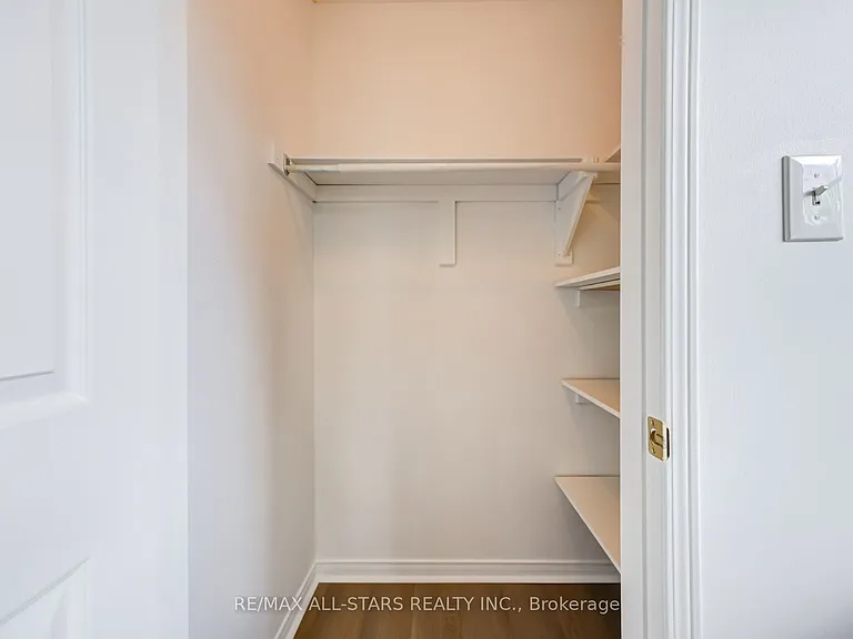 51 Playfair Rd — Photo 27
