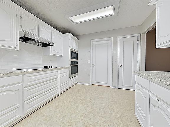 5th image of 201 N Winding Oaks Dr