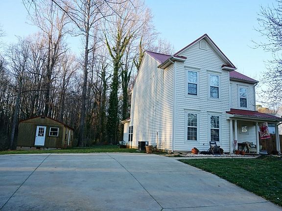 2nd image of 318 Cloverdale Ct