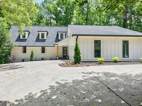 6730 Yacht Club Dr, Acworth, GA 30102