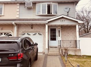 197 Spratt Ave, Staten Island, NY 10306