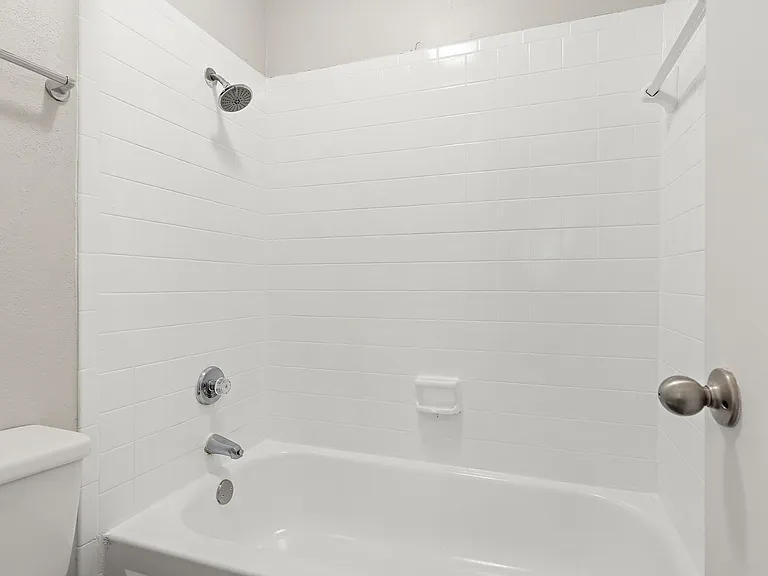 502 W Longspur Blvd — Photo 64