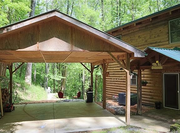 2nd image of 556 Roaring Creek Ln