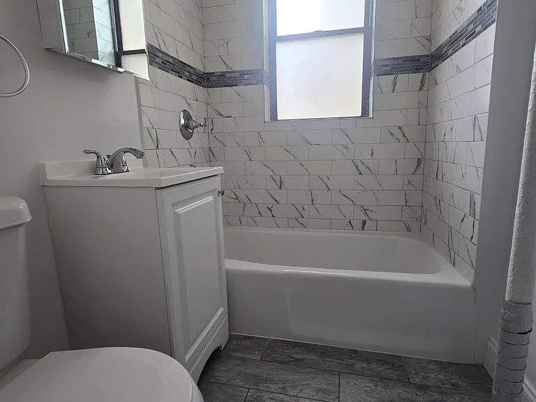 141 Duncan Ave #4 — Photo 3