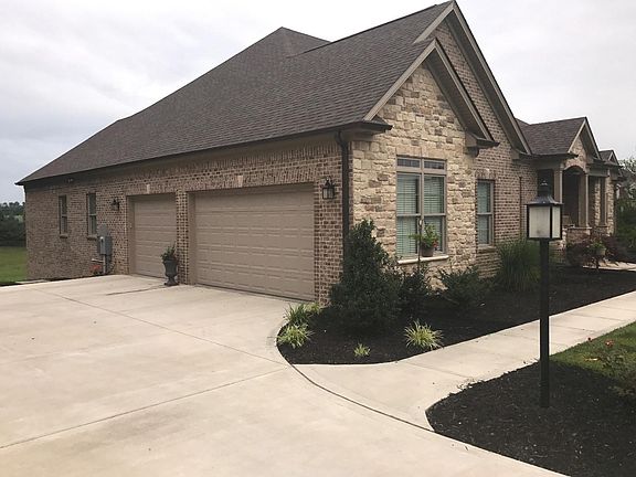 3rd image of 221 Golf Club Dr