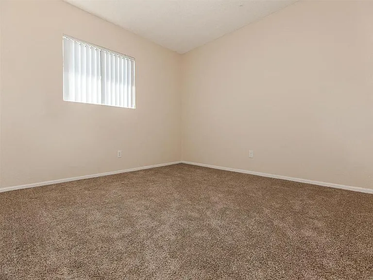 Carmel Apartments — Photo 17