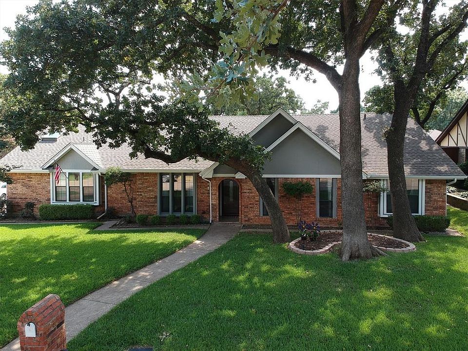 1st image of 2413 Knightsbridge Dr