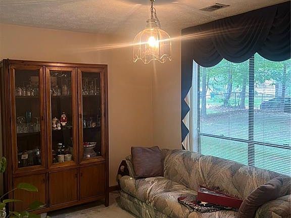 5th image of 415 Hickory Fork Ct