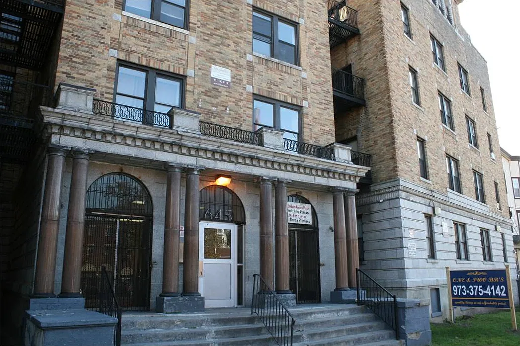 645 Summer Ave — Photo 1