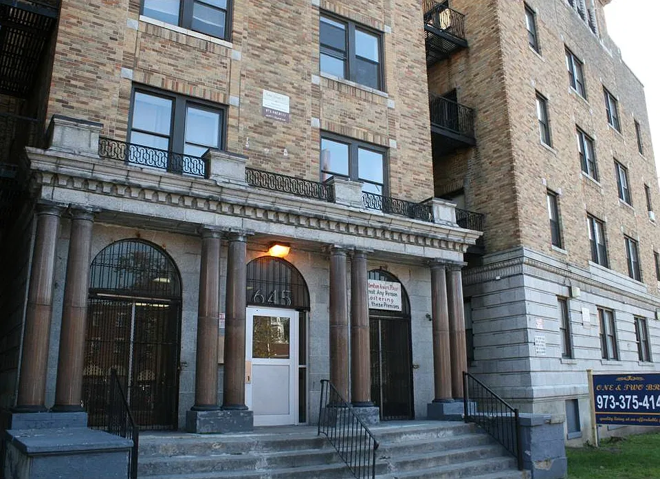 645 Summer Ave #10
