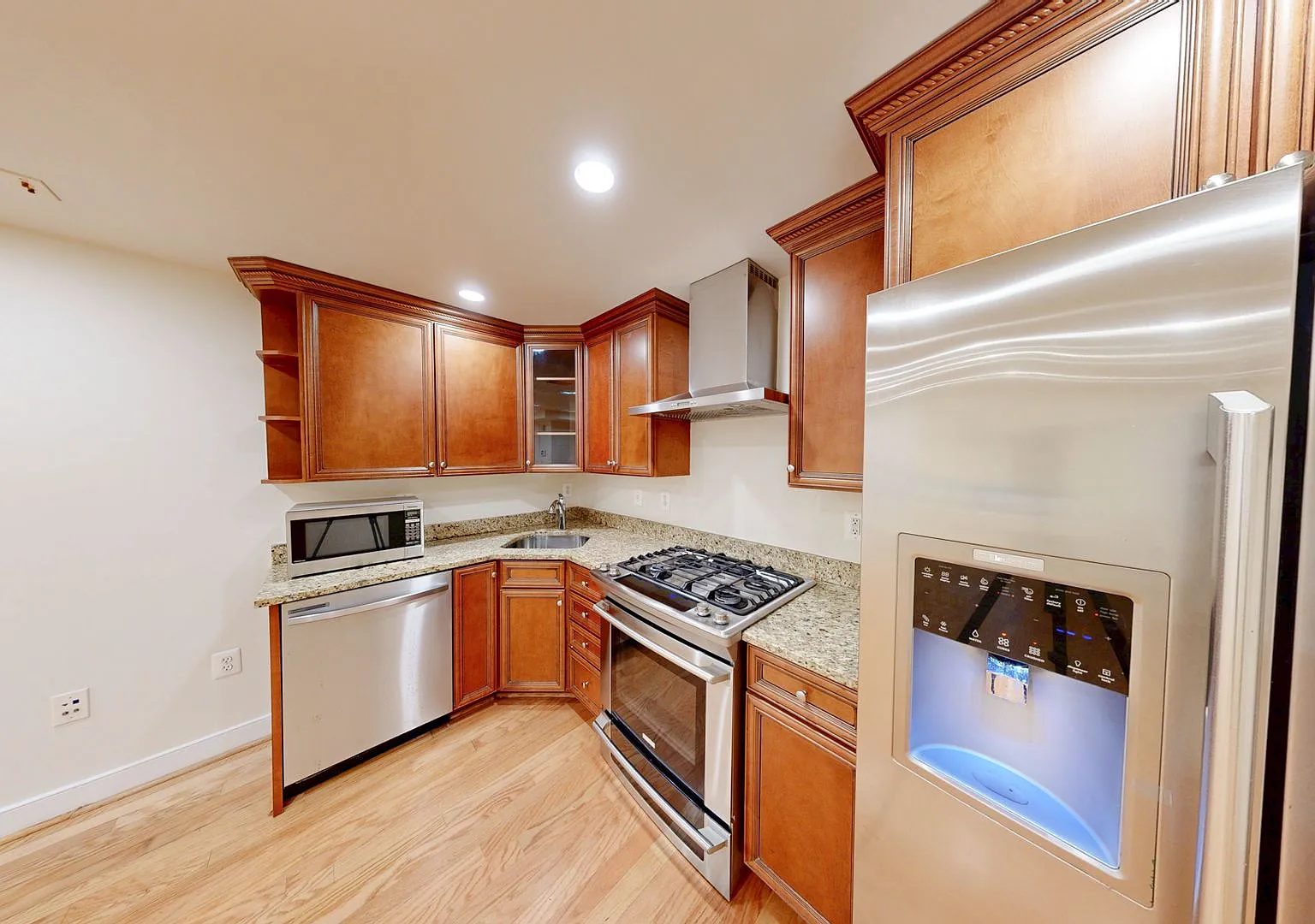 Updated 2 + 2 Condo In Columbia Heights — Photo 1