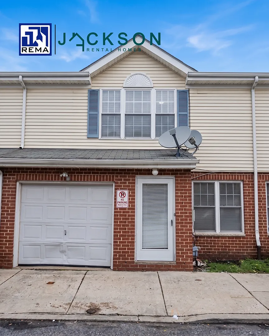 2718 Titan St. 3 bedrooms 1 bathroom Home — Photo 1