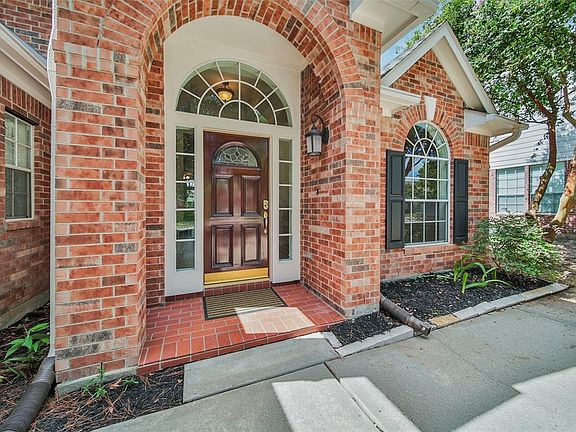 5th image of 22507 Parkvine Ln