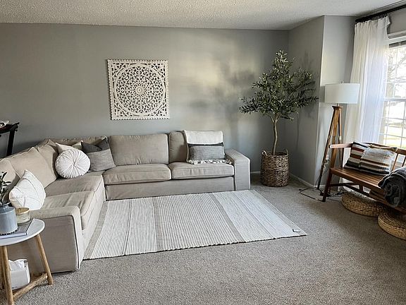 Spacious living room