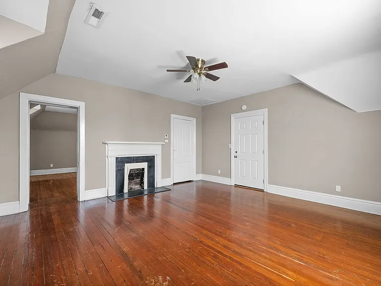 Marion St - 117 — Photo 12