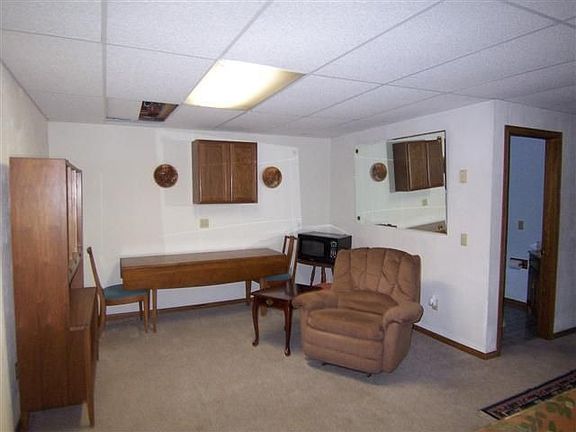 Side room off family room perfect for 2nd kitchen