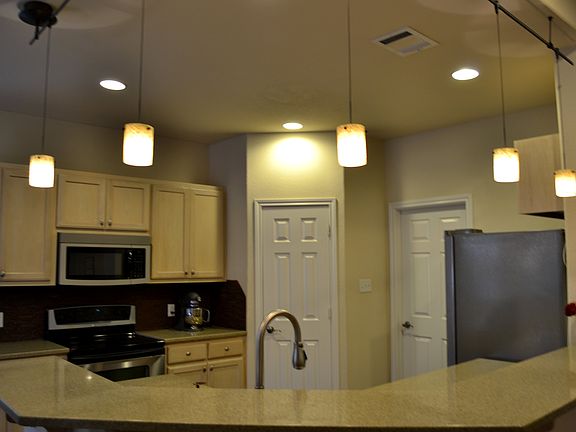 5th image of 2207 N Celia Dr