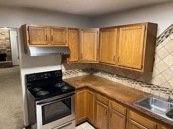 4th image of 824-930 Railhead Dr #928