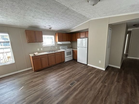 2nd image of 2203 N Renee St
