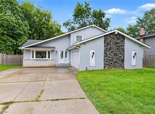 17513 Howe Rd, Strongsville, OH 44136