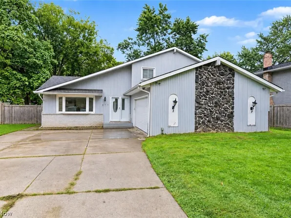 17513 Howe Rd, Strongsville, OH 44136