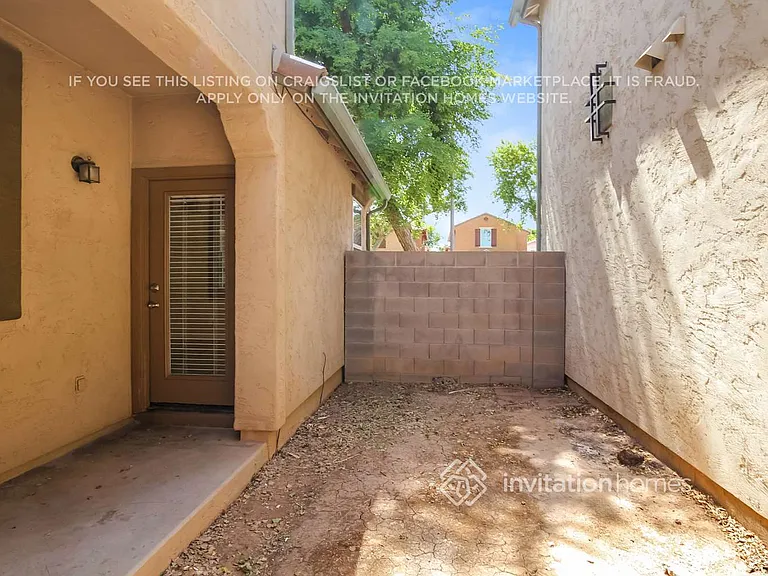 7 N 88th Ave — Photo 16