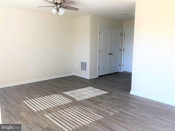 3rd image of 1824 Sag Harbor Ln