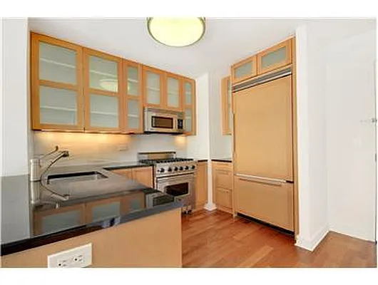 Rented by Douglas Elliman | media 29