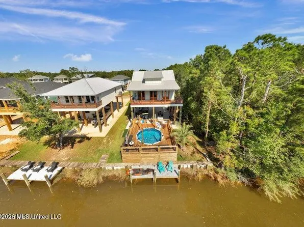 4063 Blue Jay St, Bay Saint Louis, MS 39520