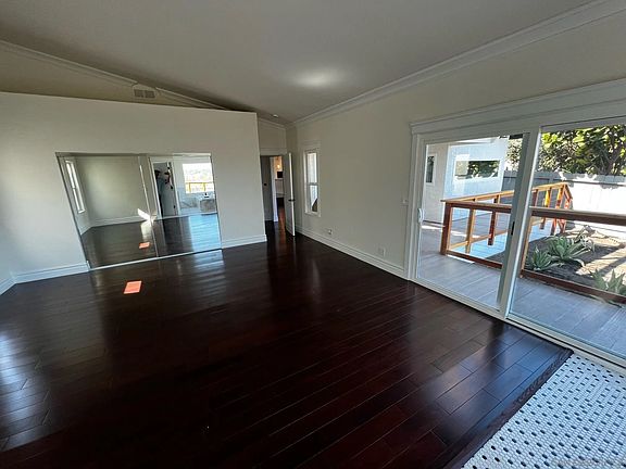 5th image of 3138 N Mountain View Dr