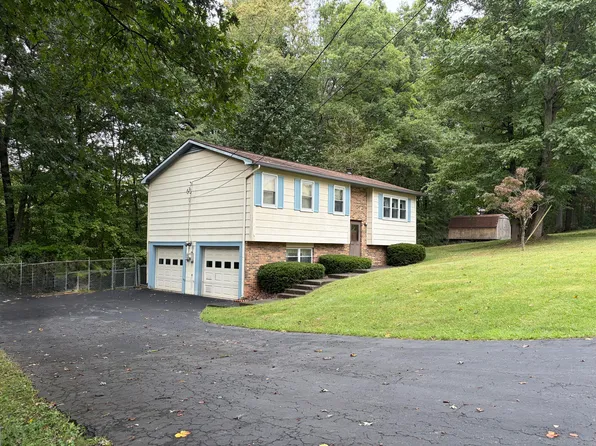 110 Brittlewood Dr, Beckley, WV 25801