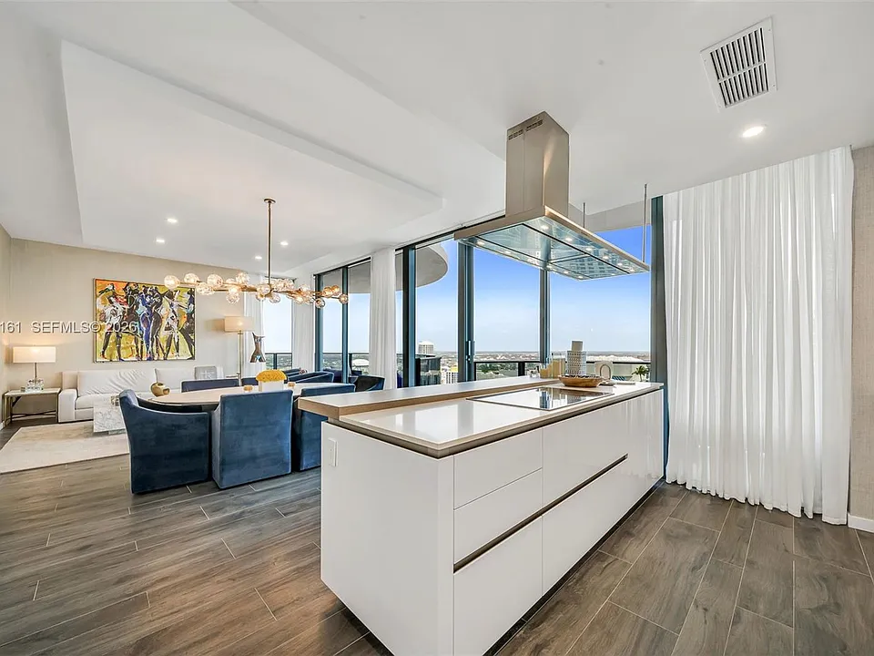 1000 Brickell Plz #Penthouse 5807