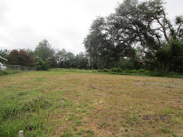 1st image of 608 Sandalwood Cir