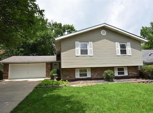12025 Cedar Lake Ct, Maryland Heights, MO 63043