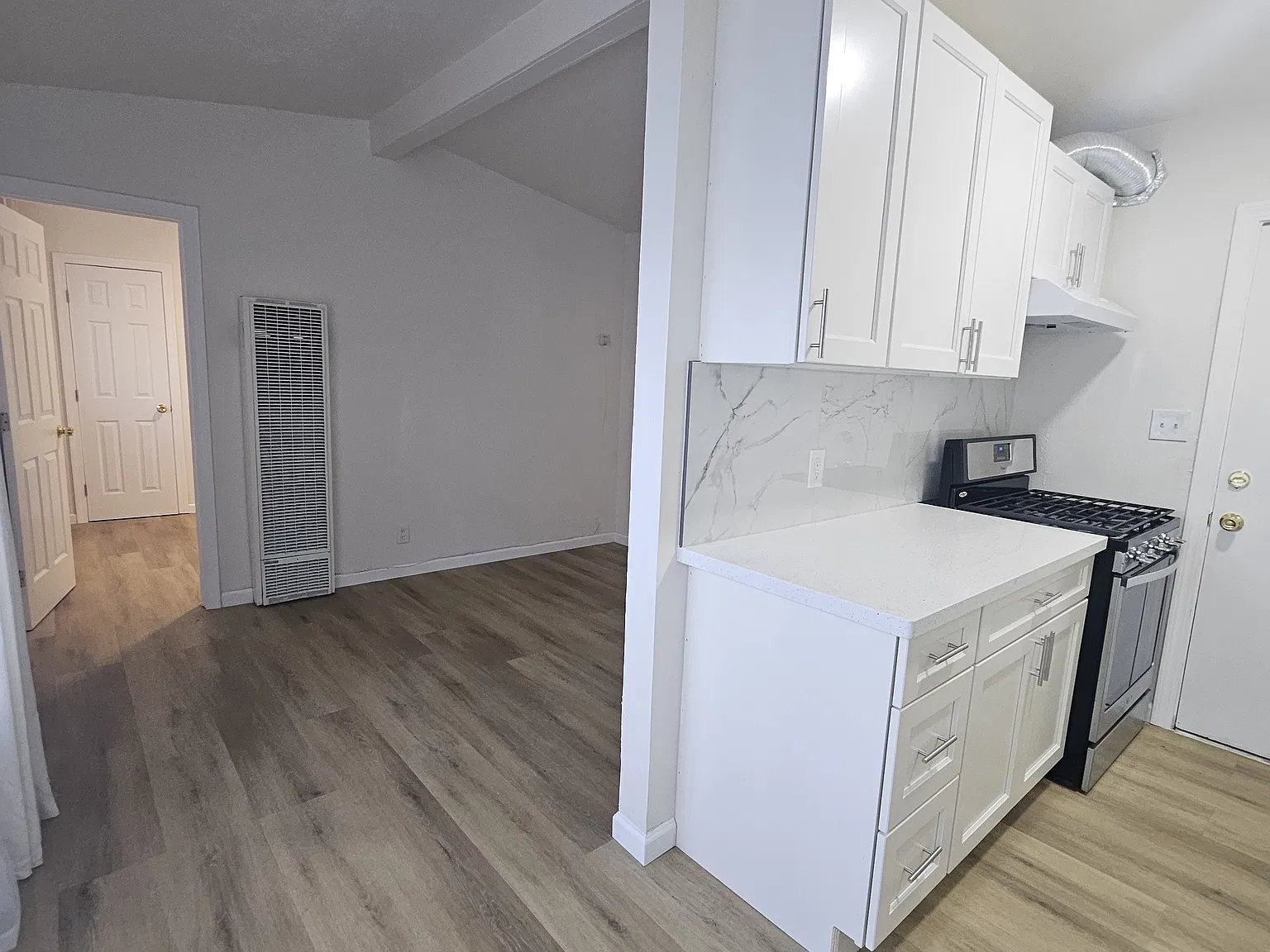 1 bed, 450 sqft, $1,950 — Photo 2