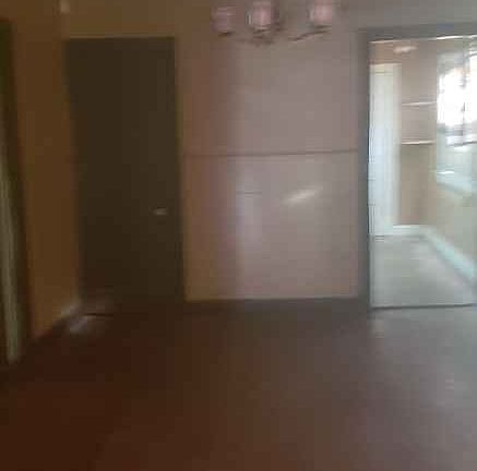 2nd image of 2629 Quincy St