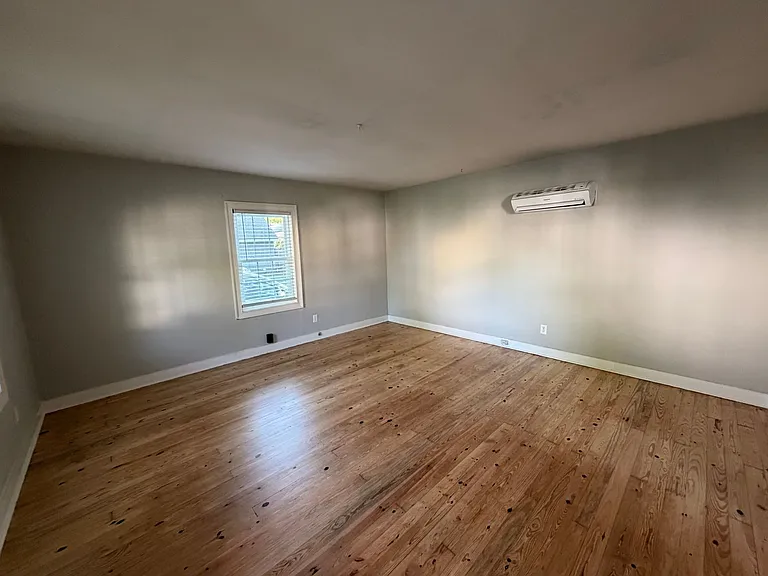 335 E Burton St — Photo 4