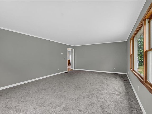 5th image of 802 Darwin Dr