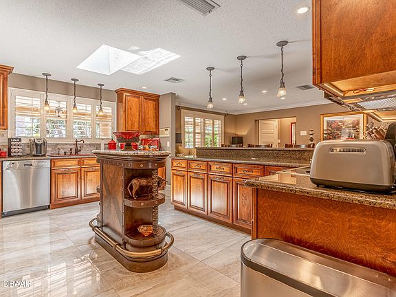 4th image of 1061 John Anderson Dr