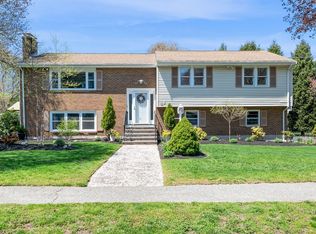 31 Rustic Ln, Reading, MA 01867