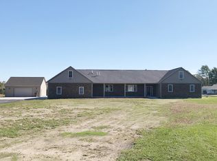 48135 Timber Park Ct, Belleville, MI 48111