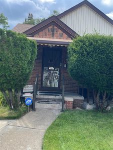 16735 Saint Marys St, Detroit, MI, 48235