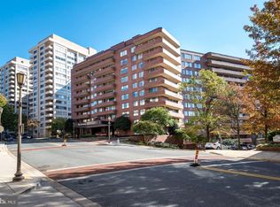 4550 N Park Ave APT 301, Chevy Chase, MD