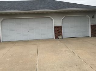 631 Cobblestone Ln, Kimberly, WI 54136