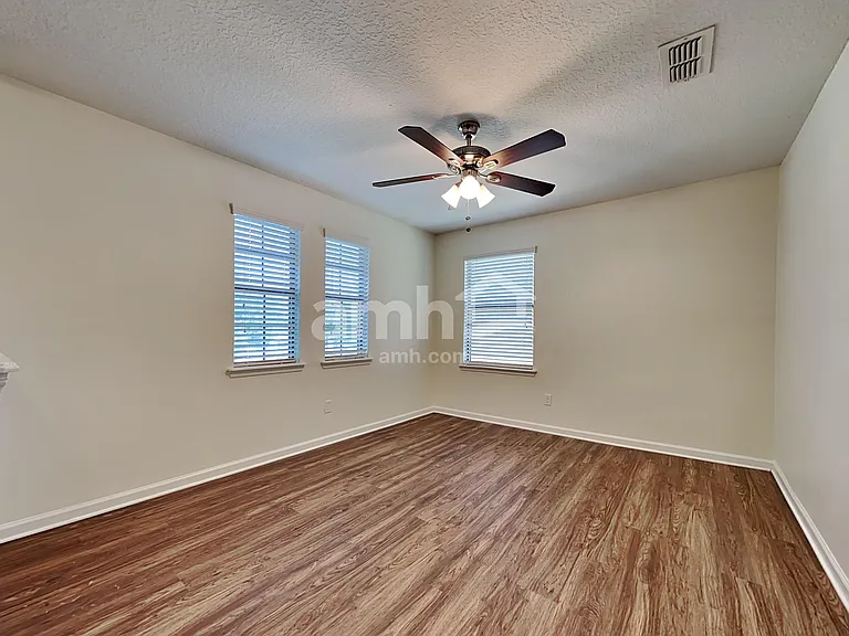 235 Buck Run Way St — Photo 14